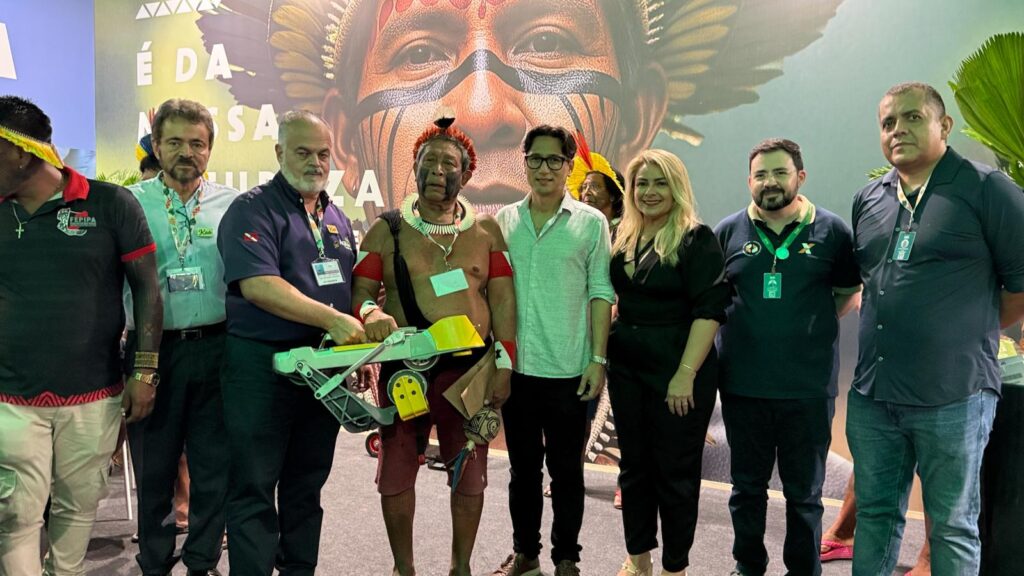 A cerimônia contou com caciques e lideranças Kayapó que representam mais de 120 aldeias e cerca de 12 mil indígenas.